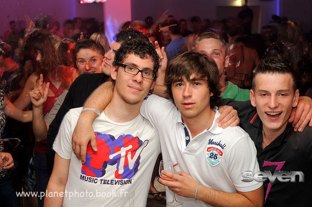 Cliquer pour voir l'image en taille réelle