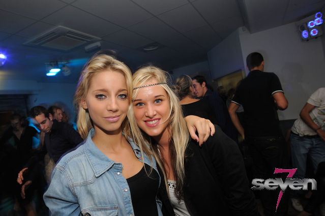 Cliquer pour voir l'image en taille réelle