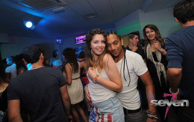 Cliquer pour voir l'image en taille réelle