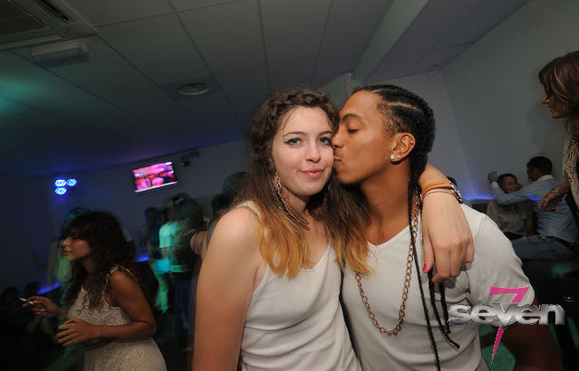 Cliquer pour voir l'image en taille réelle