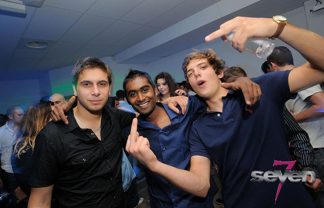 Cliquer pour voir l'image en taille réelle