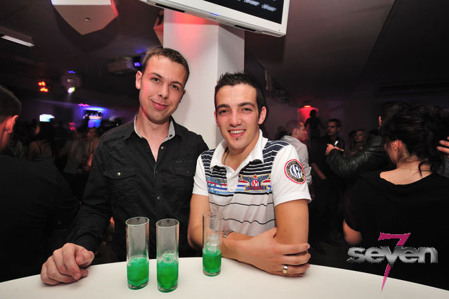 Cliquer pour voir l'image en taille réelle