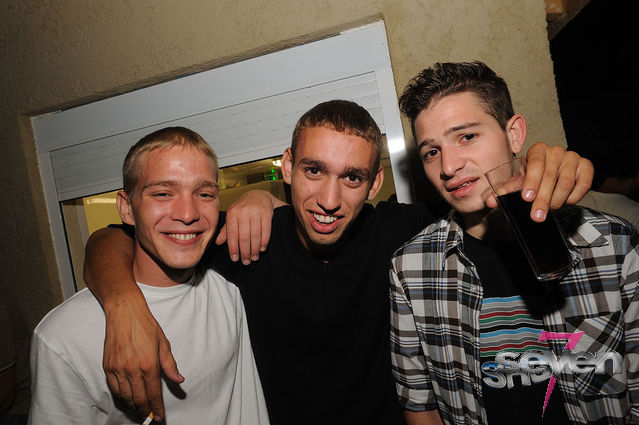 Cliquer pour voir l'image en taille réelle