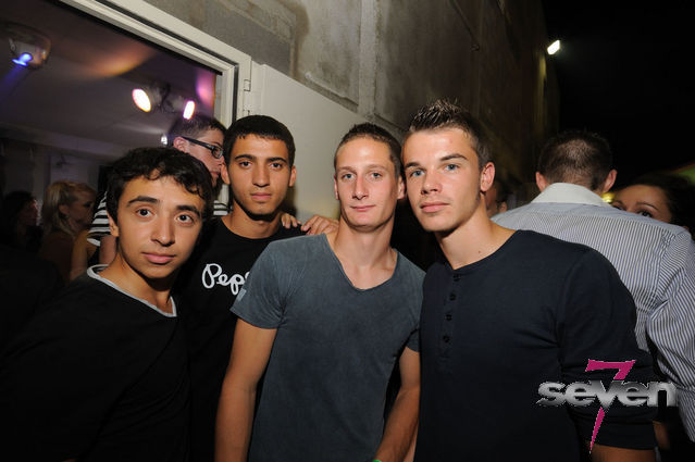 Cliquer pour voir l'image en taille réelle