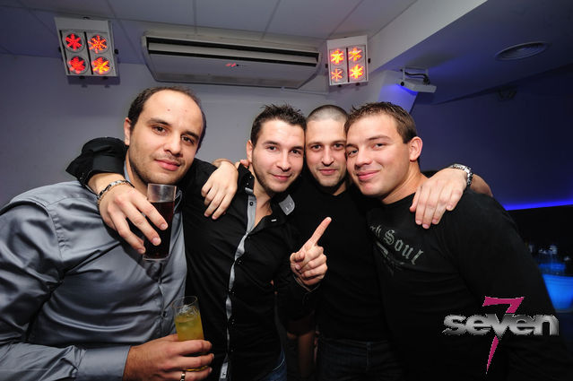 Cliquer pour voir l'image en taille réelle