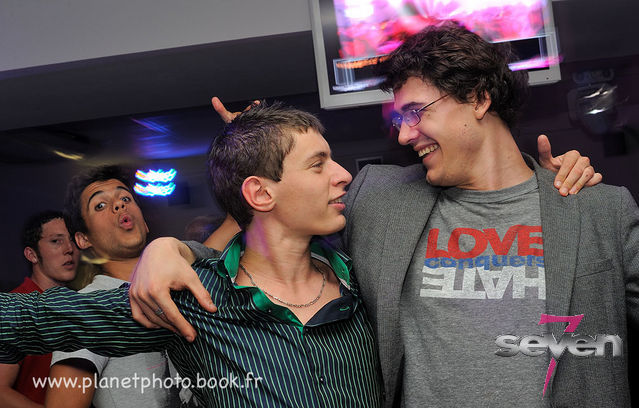 Cliquer pour voir l'image en taille réelle