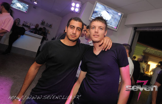 Cliquer pour voir l'image en taille réelle