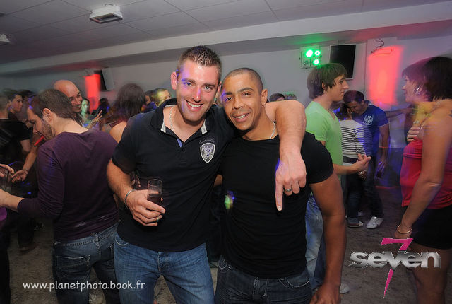 Cliquer pour voir l'image en taille réelle