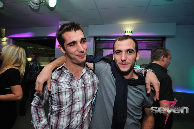 Cliquer pour voir l'image en taille réelle