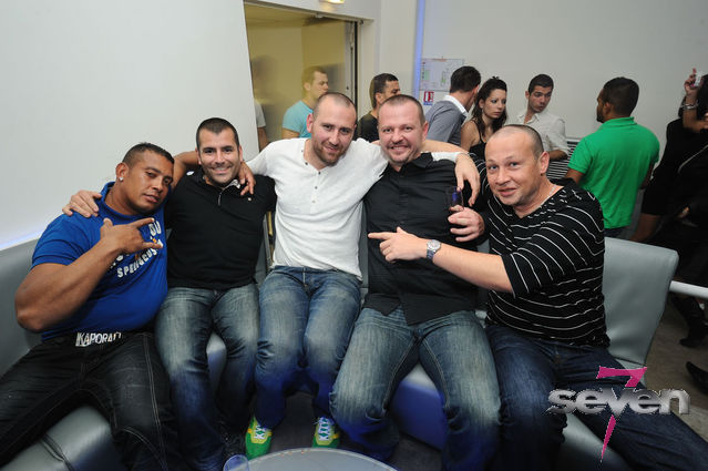 Cliquer pour voir l'image en taille réelle