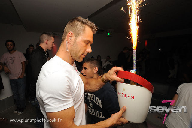 Cliquer pour voir l'image en taille réelle