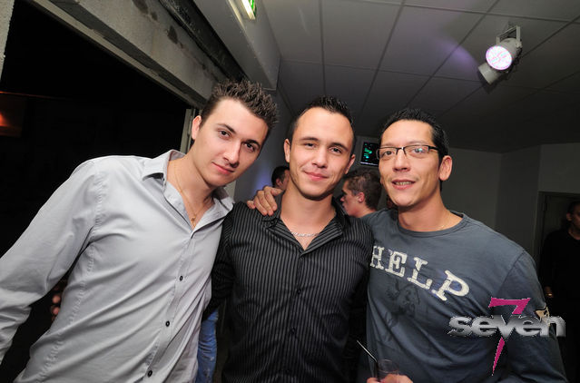 Cliquer pour voir l'image en taille réelle