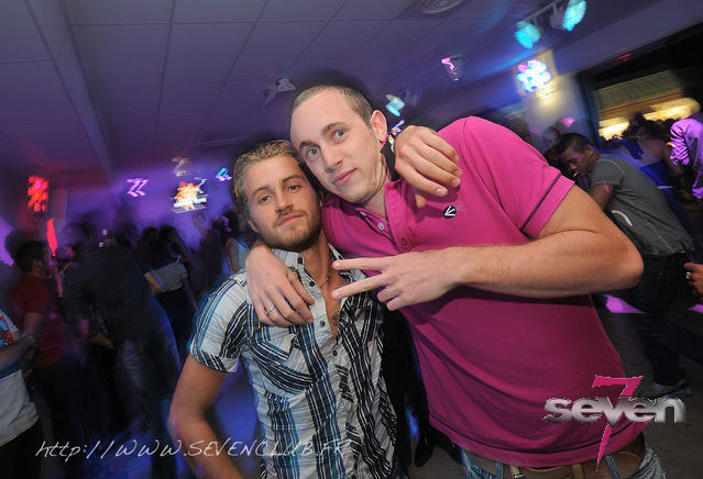 Cliquer pour voir l'image en taille réelle