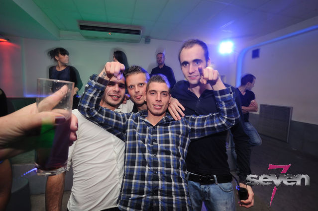 Cliquer pour voir l'image en taille réelle