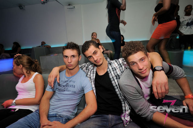 Cliquer pour voir l'image en taille réelle