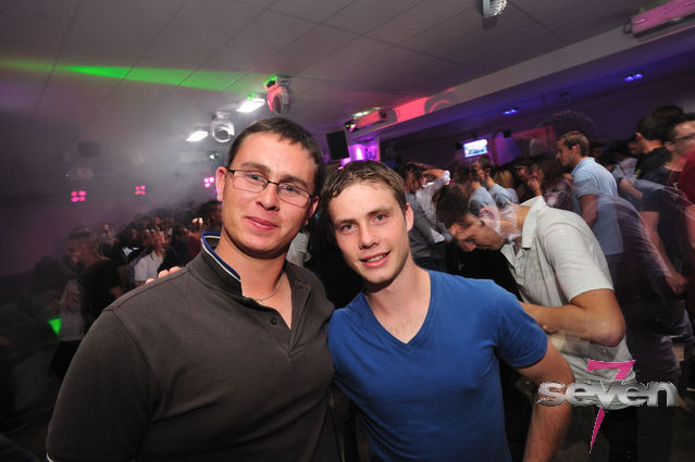 Cliquer pour voir l'image en taille réelle