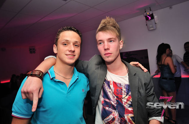 Cliquer pour voir l'image en taille réelle