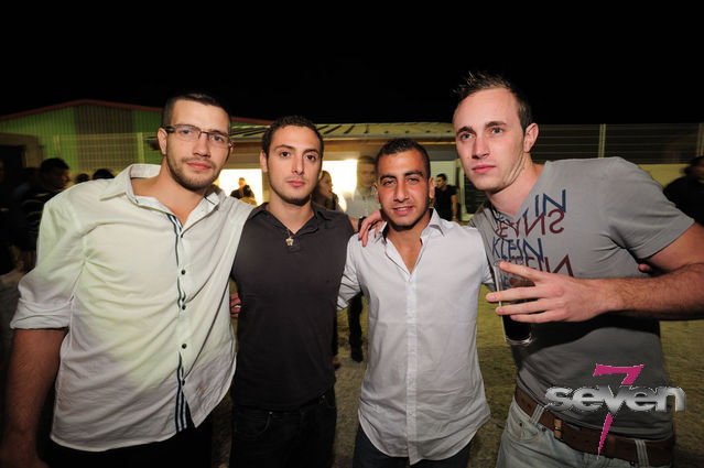 Cliquer pour voir l'image en taille réelle