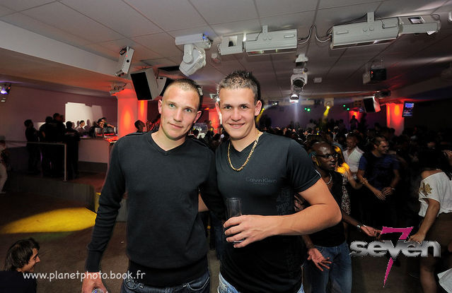 Cliquer pour voir l'image en taille réelle