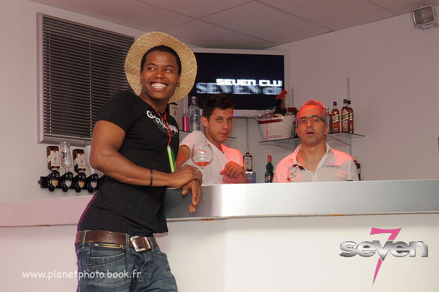 Cliquer pour voir l'image en taille réelle