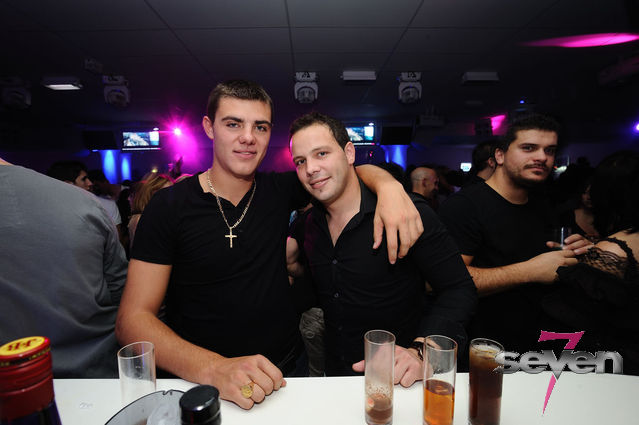 Cliquer pour voir l'image en taille réelle