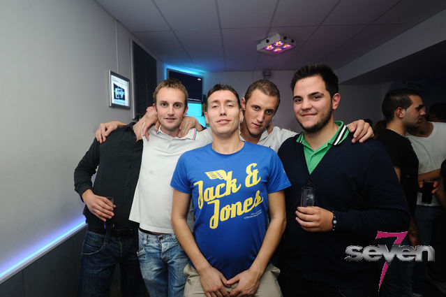 Cliquer pour voir l'image en taille réelle