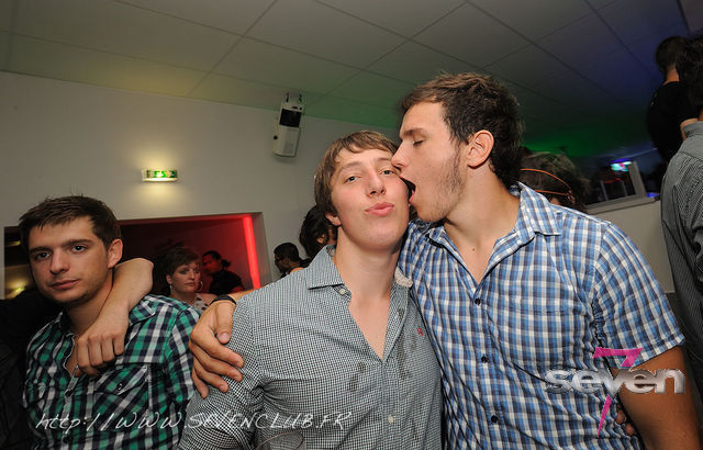 Cliquer pour voir l'image en taille réelle