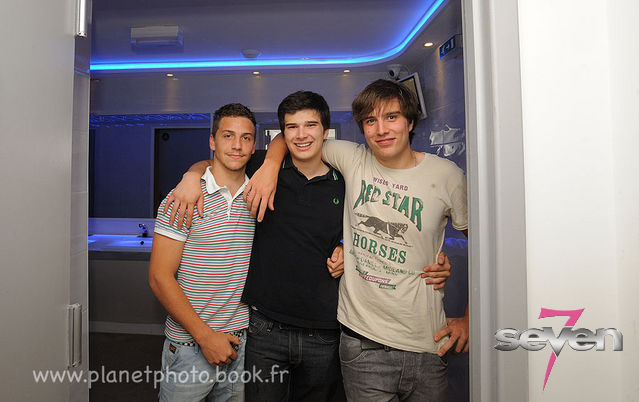 Cliquer pour voir l'image en taille réelle