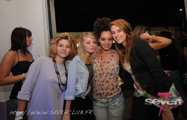 Cliquer pour voir l'image en taille réelle