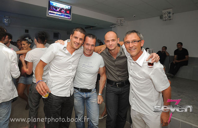 Cliquer pour voir l'image en taille réelle