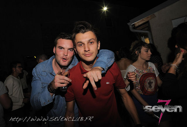 Cliquer pour voir l'image en taille réelle