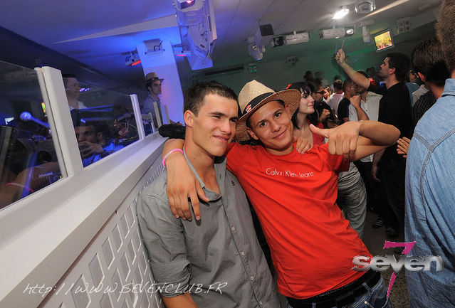 Cliquer pour voir l'image en taille réelle