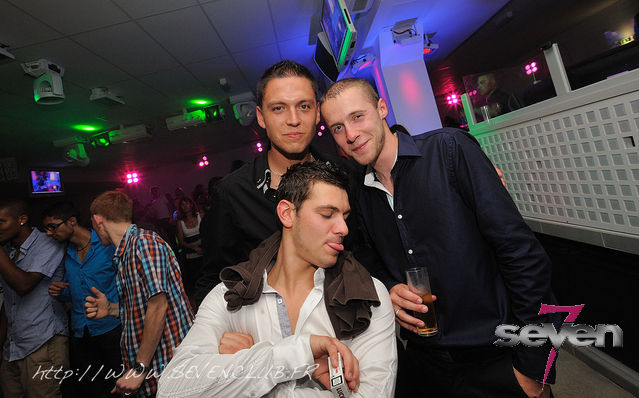 Cliquer pour voir l'image en taille réelle