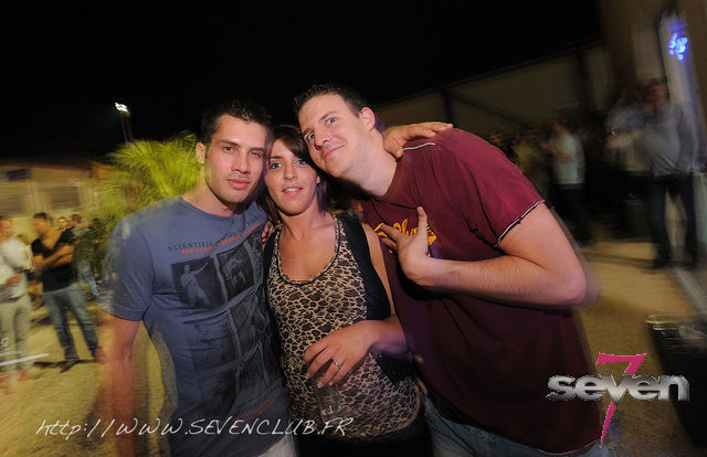 Cliquer pour voir l'image en taille réelle