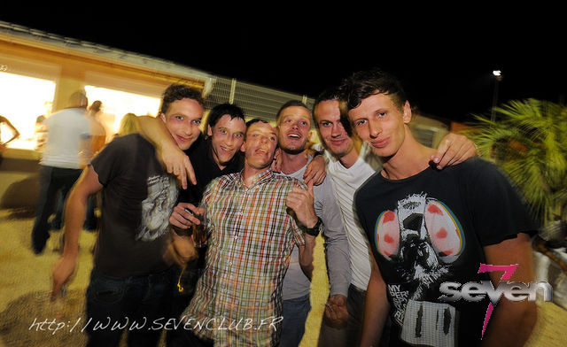 Cliquer pour voir l'image en taille réelle