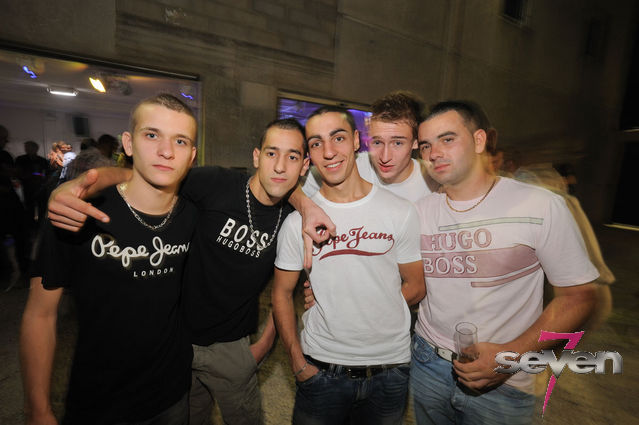 Cliquer pour voir l'image en taille réelle