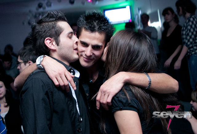 Cliquer pour voir l'image en taille réelle