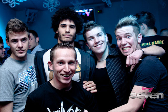 Cliquer pour voir l'image en taille réelle