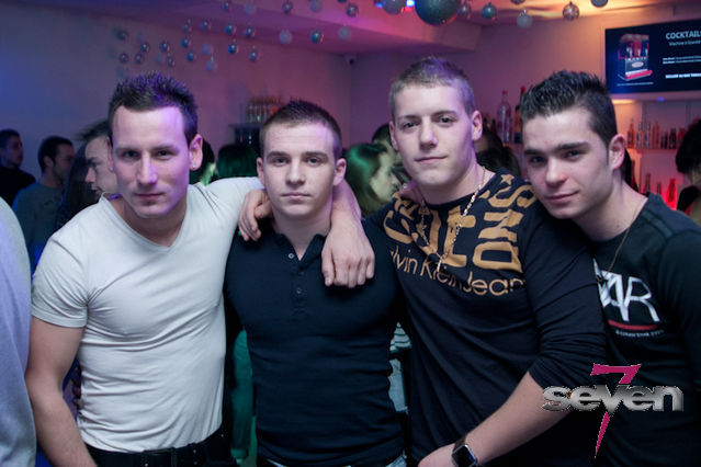 Cliquer pour voir l'image en taille réelle