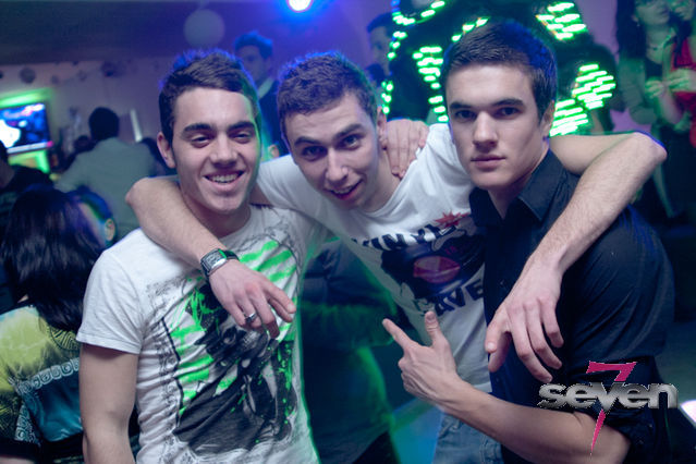 Cliquer pour voir l'image en taille réelle