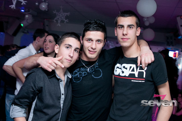 Cliquer pour voir l'image en taille réelle