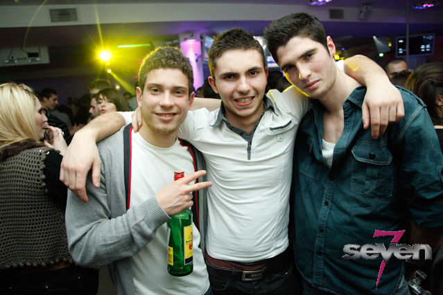 Cliquer pour voir l'image en taille réelle