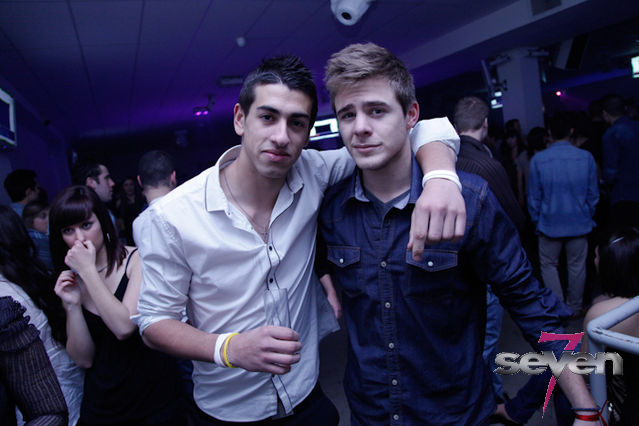 Cliquer pour voir l'image en taille réelle