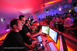 Nom du fichier=seven_0300~0.jpg
Taille du fichier=182Ko
Dimensions : 1000x661
Ajouté le : 05 Août 2011 seven_0300~0.jpg