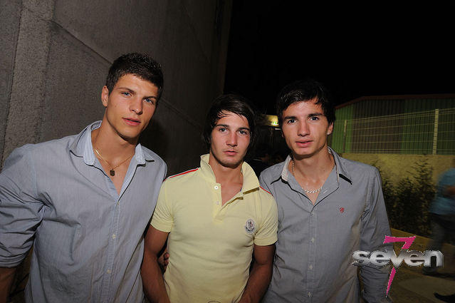 Cliquer pour voir l'image en taille réelle