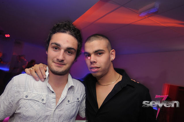 Cliquer pour voir l'image en taille réelle