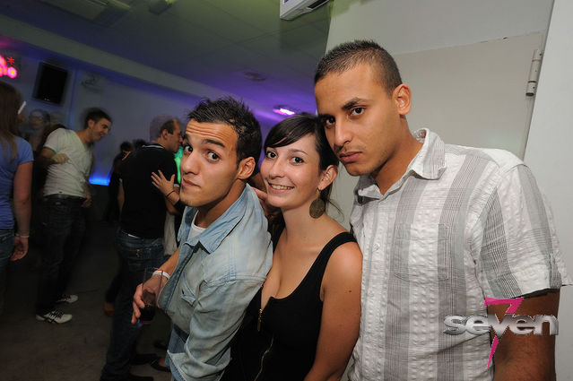 Cliquer pour voir l'image en taille réelle