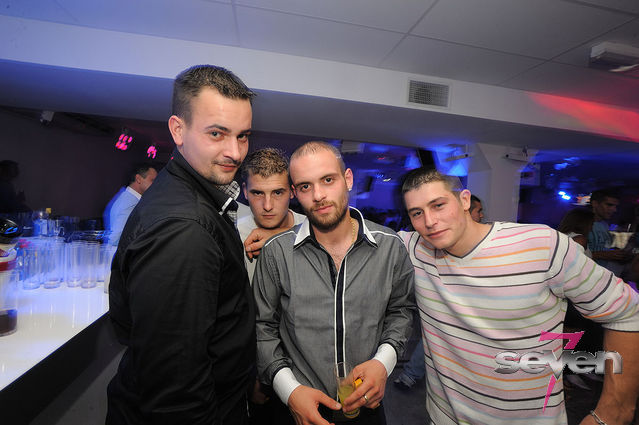 Cliquer pour voir l'image en taille réelle