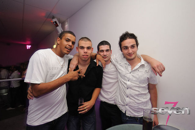 Cliquer pour voir l'image en taille réelle