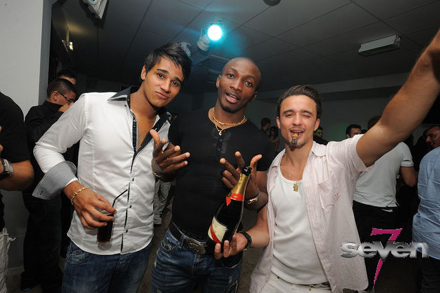 Cliquer pour voir l'image en taille réelle